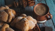 Pan de muerto y bebidas tradicionales, un ritual que une sabor y tradición