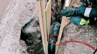 Fallece un hombre tras quedar sepultado bajo la arena en una zanja de unas obras en Alcaucín (Málaga)