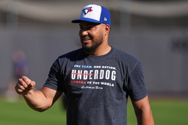 Blue Jays OF Santander scratched from ALCS Game 2 lineup because of sore back, Lukes returns