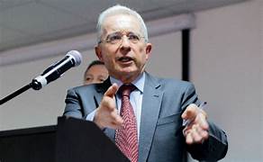 Cambios judiciales en Colombia Álvaro Uribe queda libre de cargos
