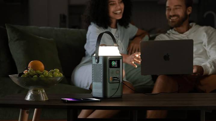 Deals: These Anker batteries have a light!