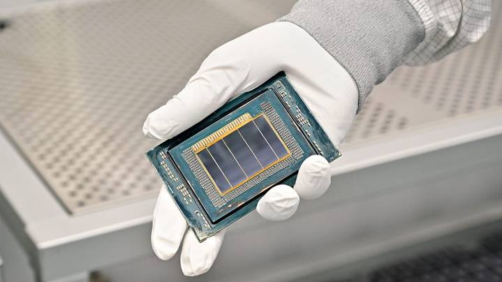 Intel Chandler expands manufacturing with launch of AI platform