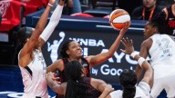 Kelsey Mitchell helped off court after injury, support from Aces fans, players
