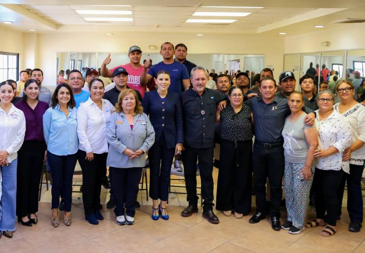 Gobernadora se reúne con pescadores de San Felipe para atender sus necesidades