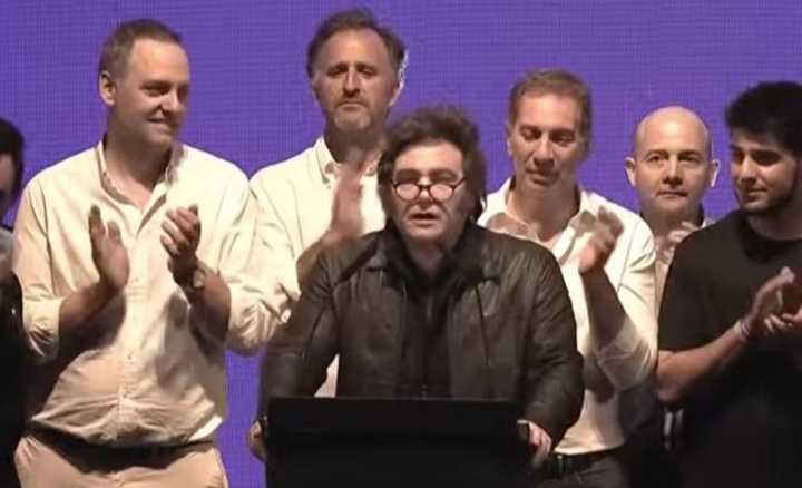 En el cierre de campaña, Milei pidió votar contra el Congreso “destituyente"
