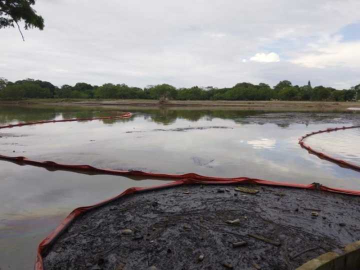 Pemex y autoridades recuperan 2 millones de litros de hidrocarburo en Veracruz