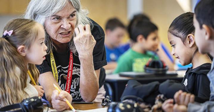 Dixon parents decry Española district's elementary school closure plan as enrollment dwindles