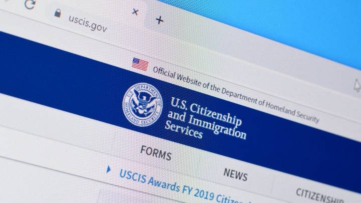 USCIS anuncia importante cambio en solicitudes – Telemundo Washington DC (44)