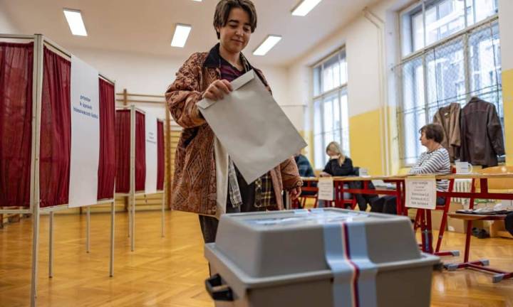 Arranca la segunda jornada electoral en Chequia, con el magnate Babis como favorito