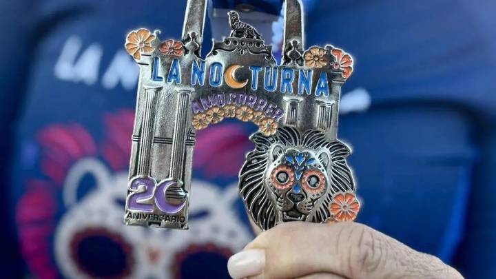 Medallas de La Nocturna son homenaje a León y al Día de Muertos