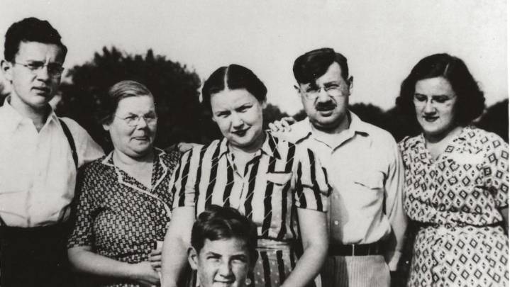 Patinkin family history with Holocaust a teaching moment for Smithfield