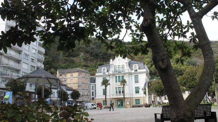 El TSJA da la razón al Ayuntamiento de Valdés: la oposición se queda sin poder acceder de forma indiscriminada a la documentación del registro municipal