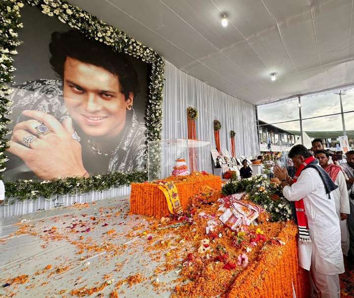 Political leaders across party lines honour Zubeen Garg at Jorhat Stadium