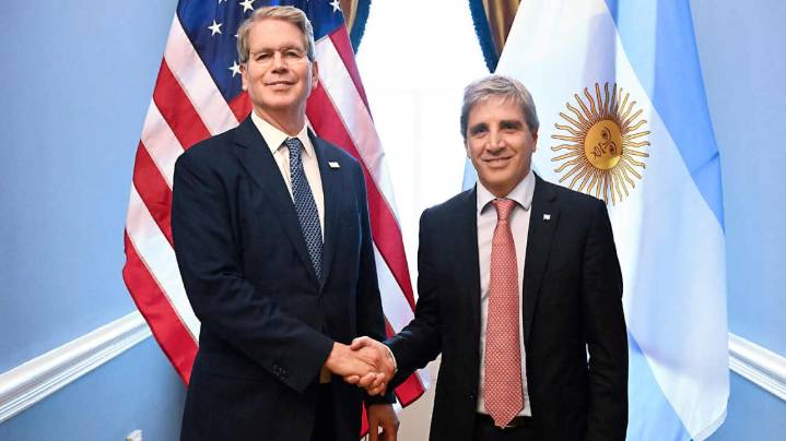 Intervención "administrada" y swap a medida de la deuda: así será la asistencia de los EE.UU.
