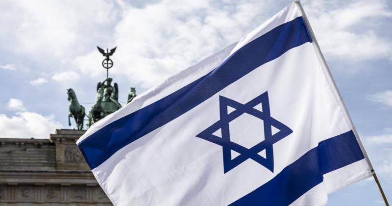 In Images: Israelis Gather for Sukkot Prayers in Hostages Square