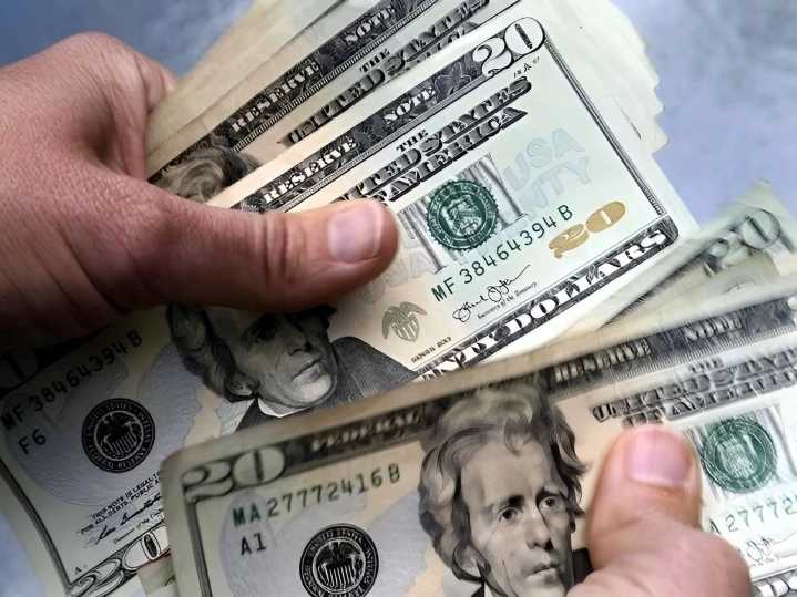Peso avanza por expectativas sobre recorte de tasas de la Fed