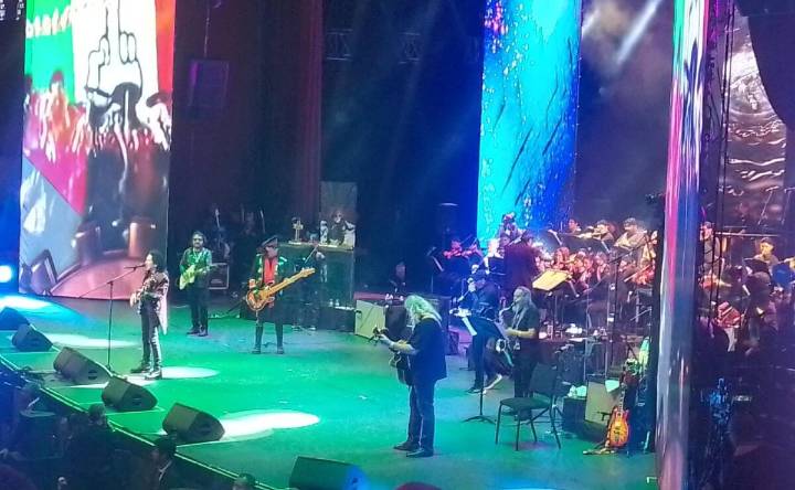 VIDEO: Incidente en concierto de El Tri, una pantalla casi se les viene encima a los músicos