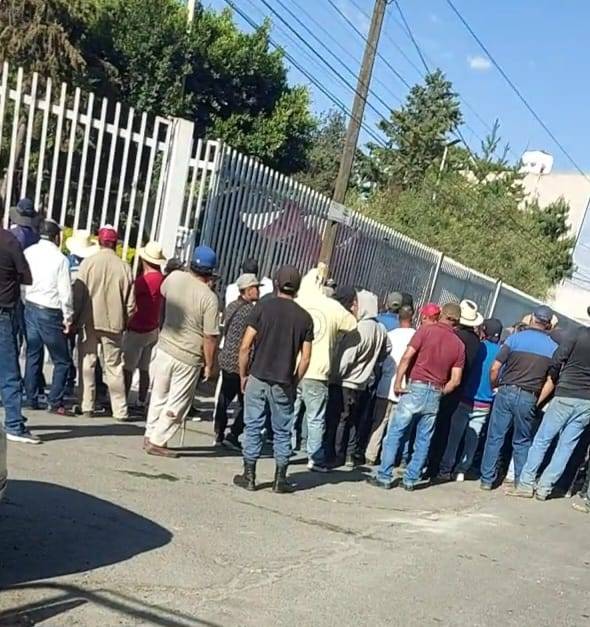 Guerra por el agua: Protestan piperos en calles y frente a fiscalía de Texcoco luego de operativo estatal contra el huachicol de agua