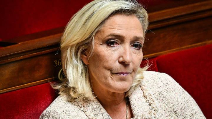Le Pen anuncia una moción de censura contra el nuevo gobierno francés este lunes