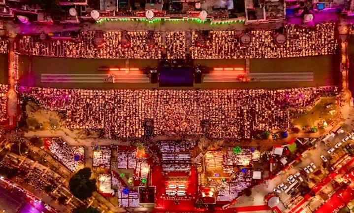 Ayodhya sets Guinness World Record as 26 lakh lamps lit & 2,128 perform 'aarti'