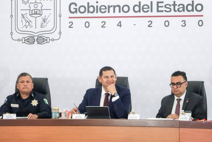 Armenta acusa “saqueo” en el SOAPAP y condiciona futuro de Agua de Puebla a su saneamiento