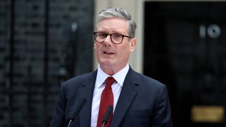 This is your PM in the cockpit: Starmer leads UK's biggest trade mission to India