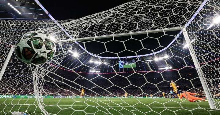 BREAKING Legendary England goalie announces same-sex relationship saying 'I'm happy to share'