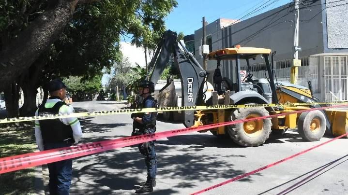 Perforan ducto durante obra en colonia La Pradera