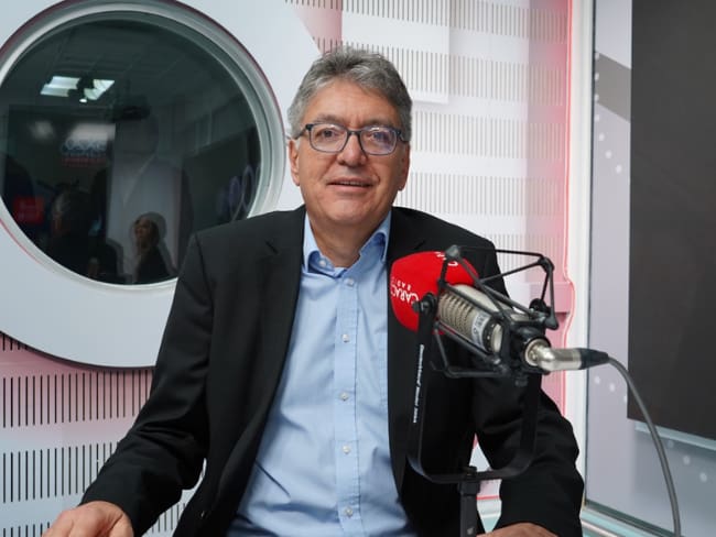 Mauricio Cárdenas alcanza las firmas para oficializar su candidatura presidencial
