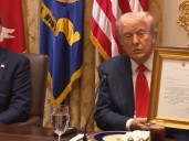 Milei le regaló a Trump una carta escrita por las familias de los rehenes argentinos liberados por Hamas