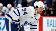 Maple Leafs’ Matthews wears Guerrero Jr. jersery before game vs. Devils