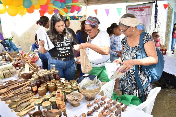 Más de 2.100 personas se beneficiaron en el Encuentro de Servicios y Emprendimiento en El Pozón