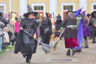 VIDEO: Meet the good witches