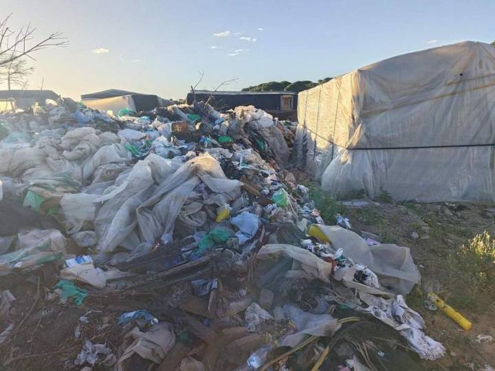 El Gobierno trabaja con Moguer, Palos y Lucena en la definición de proyectos para acabar con los asentamientos