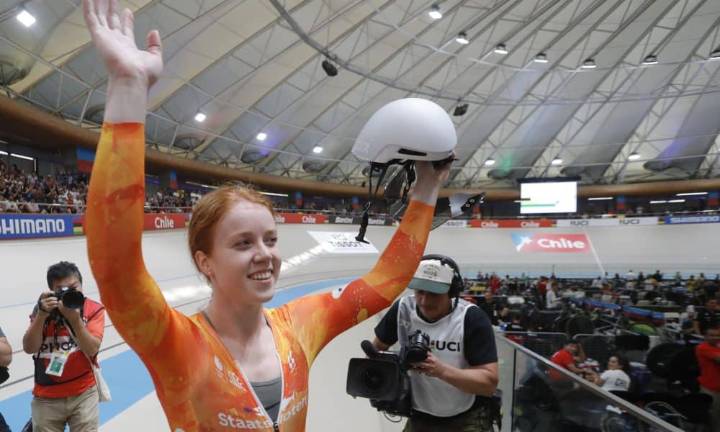 Van de Wouw se corona en la contrarreloj y bate dos veces su récord mundial