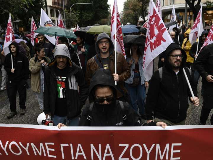 Greece labour law protests bring public transport to a halt