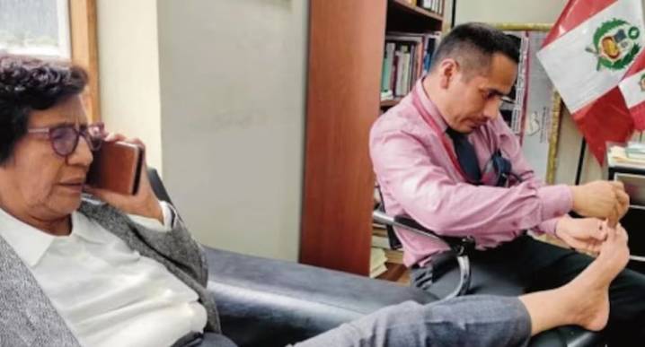 Exasesor que fue captado cortando las uñas a Lucinda Vásquez: “Fue un acto humanitario”