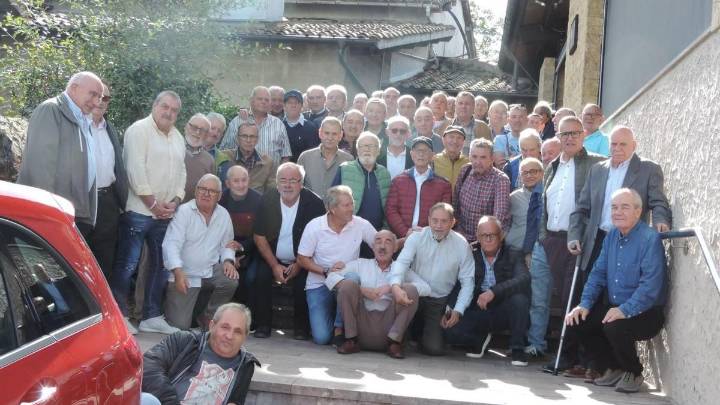 Los 101 del pozo Polio: el encuentro de antiguos trabajadores de la mina de Mieres que hizo "recordar viejos tiempos"