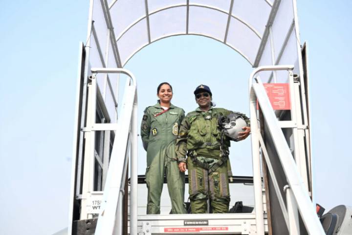 President Murmu Poses With Rafale Pilot Pakistan Claimed To Have Captured During ‘Operation Sindoor’