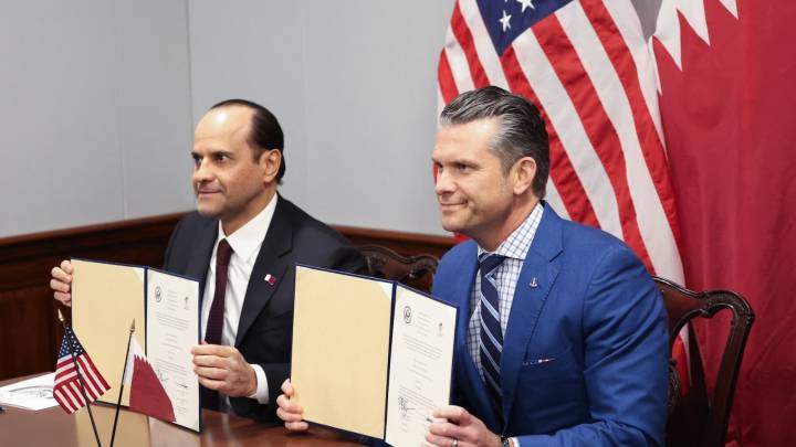 Trump Lets Qatar Build a Military Facility in U.S. and MAGA Isn't Happy