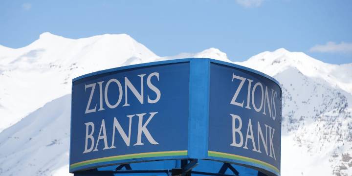 As Wall Street banks crush records, America's regional banks spook investors—but there's a key difference from when SVB went bust