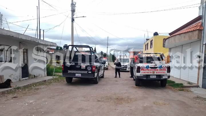 Muere albañil tras explosión de artefacto en calles de Santa Anita Huiloac