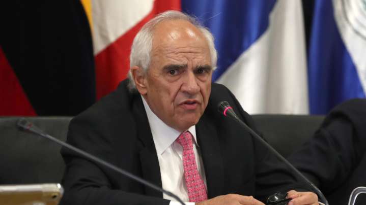 Ernesto Samper califica ataques de EEUU en el Caribe de "ilegales, cobardes e inhumanos"