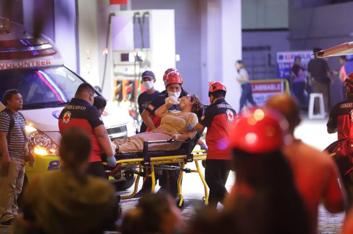 Más de 30 personas han muerto en el centro de Filipinas tras un fuerte terremoto