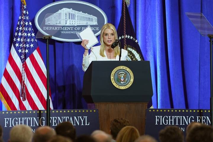 St. Paul man charged with offering $45K bounty on Pam Bondi via TikTok