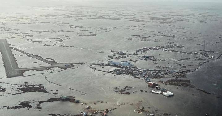 Alaska airlifting hundreds from coastal villages devastated by flooding