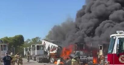 2 dead after plane crash in Tarrant County, Fort Worth Fire Department says