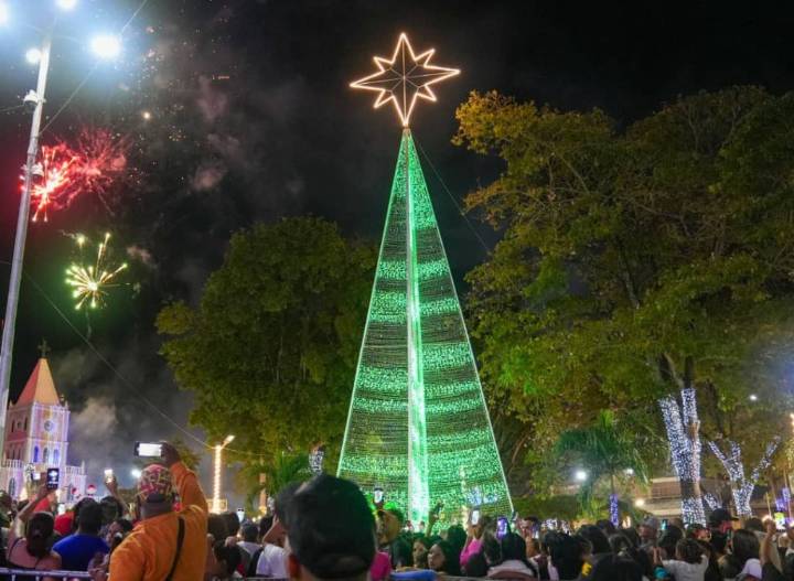 Venezolanos reciben su anticipada Navidad en normalidad pese a «amenazas» de...