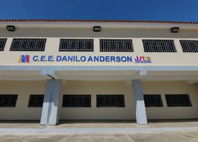Juntos Todo Es Posible recupera 59 escuelas y 19 salas de diálisis