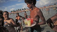Caipirinha, cancelada. Temor en Brasil por intoxicaciones con bebidas adulteradas